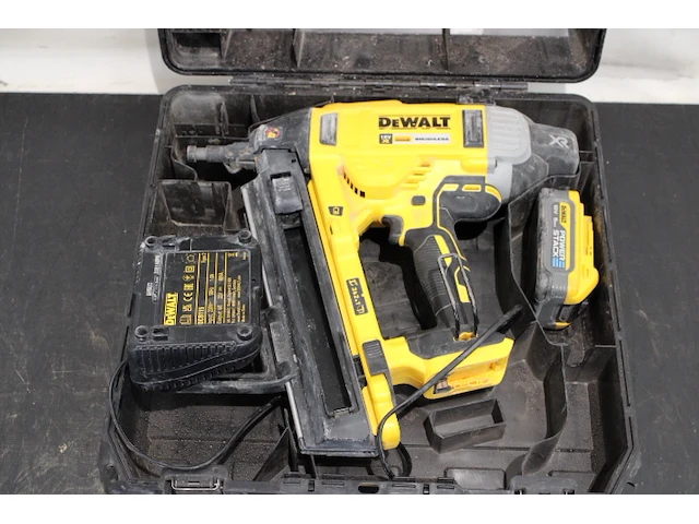Dewalt nagelpistool - afbeelding 2 van  4