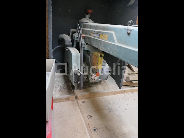 Dewalt radiaalzaag 1875 - afbeelding 10 van  10