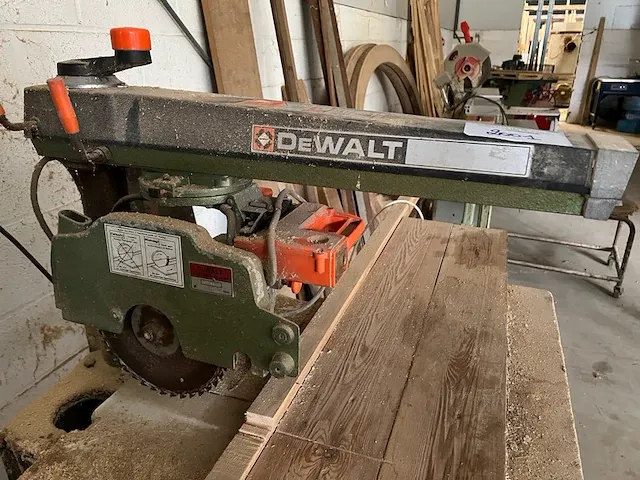 Dewalt radiaalzaag - afbeelding 1 van  3