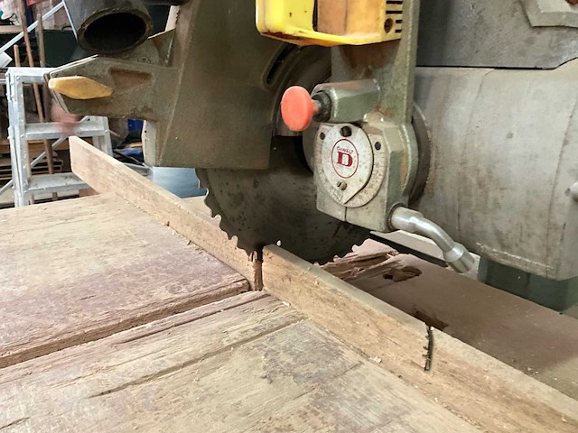 Dewalt radiaalzaagmachine - afbeelding 6 van  8