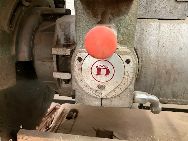 Dewalt radiaalzaagmachine - afbeelding 7 van  8