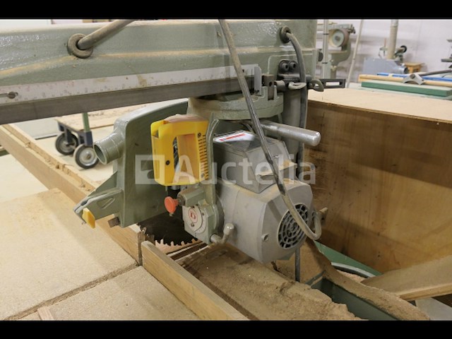 Dewalt radiale zaag - afbeelding 10 van  12