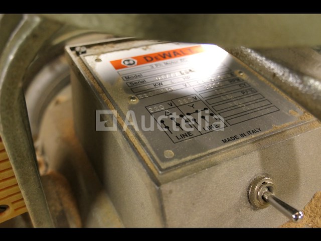 Dewalt radiale zaag - afbeelding 11 van  12