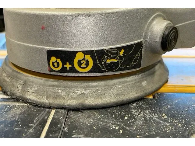 Dewalt ronde schuurmachine - afbeelding 2 van  5