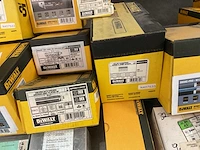 Dewalt schroeven en bevestigen - afbeelding 7 van  12