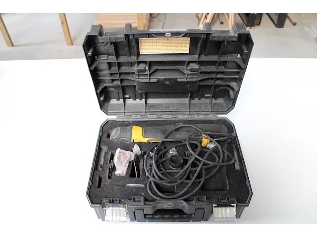 Dewalt schuurmachine - afbeelding 1 van  4