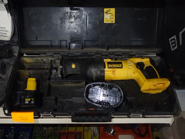 Dewalt snoerloze reciprozaag - afbeelding 1 van  2