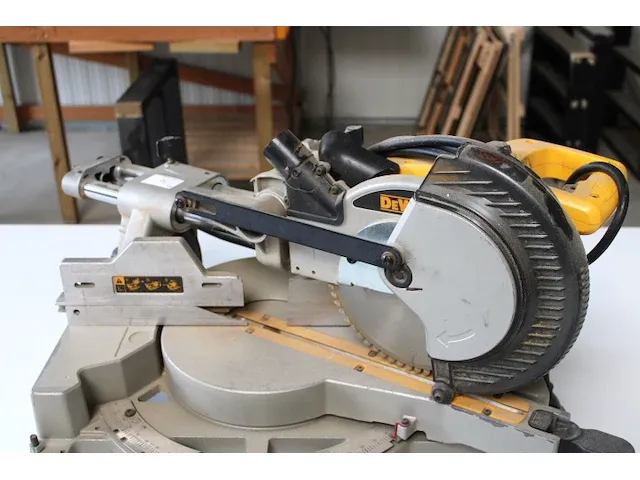 Dewalt versterkzaag - afbeelding 2 van  4