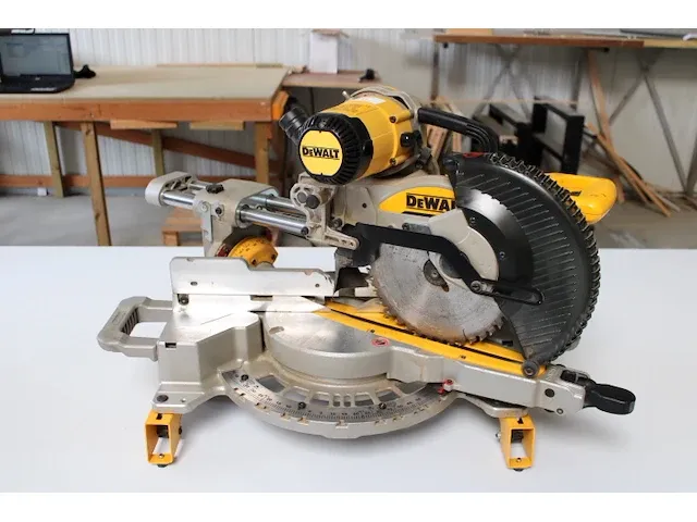Dewalt versterkzaag - afbeelding 1 van  4