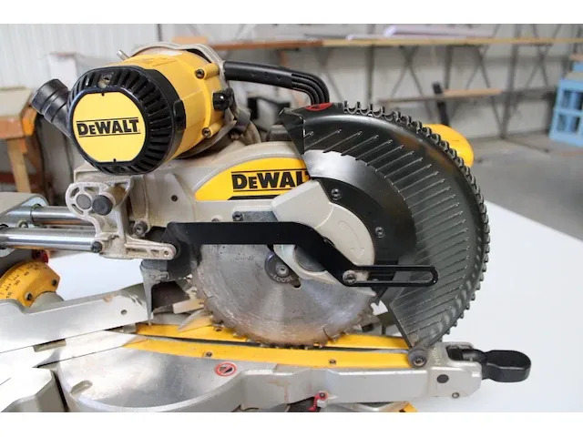Dewalt versterkzaag - afbeelding 3 van  4