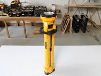 Dewalt werflamp op sokkel - afbeelding 2 van  3