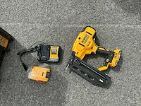 Dewalt xr tacker - afbeelding 2 van  4