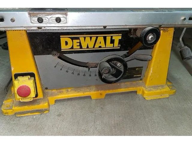 Dewalt zaagmachine - afbeelding 2 van  4