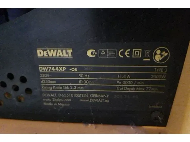 Dewalt zaagmachine - afbeelding 4 van  5