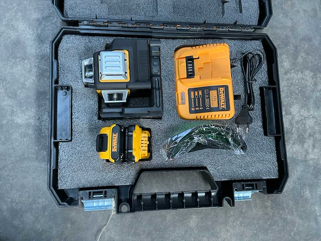 Dewalt zelfnivellerende kruislijnlaser set - afbeelding 1 van  5