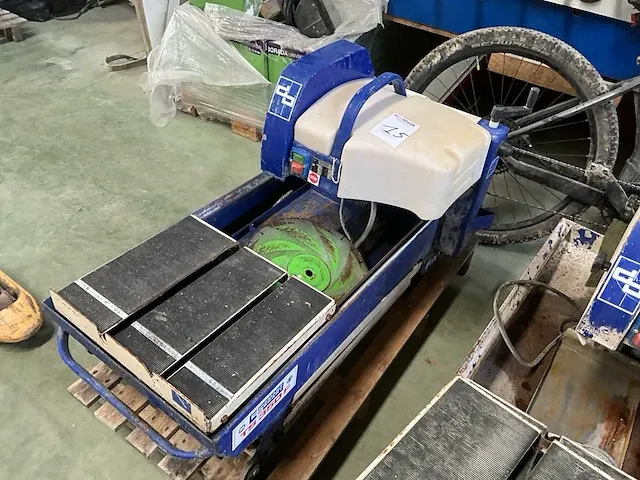 Diamant boart s350f tegelzaagmachine - afbeelding 2 van  8