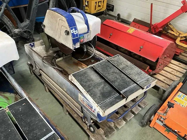 Diamant boart ts350f tegelzaagmachine - afbeelding 1 van  7