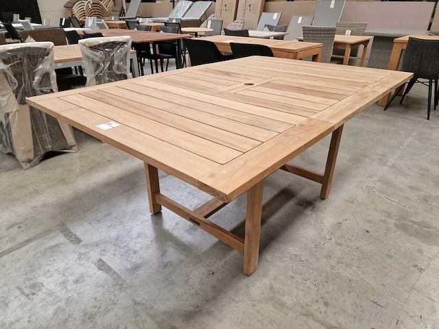 Diamond collection teak tuintafel 120-180 x 120cm brede latten - afbeelding 1 van  10