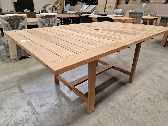 Diamond collection teak tuintafel 120-180 x 120cm brede latten - afbeelding 4 van  10