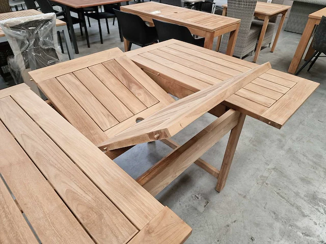 Diamond collection teak tuintafel 120-180 x 120cm brede latten - afbeelding 7 van  10