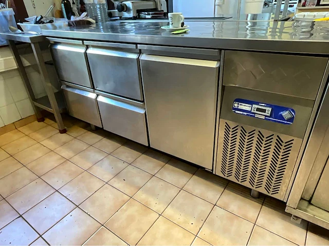Diamond gastro line koeltafel en warmtekast - afbeelding 1 van  5