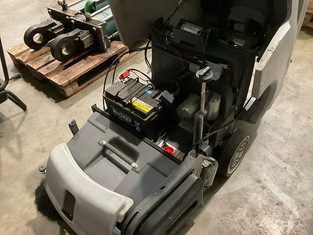 Dibo-ipcleaning 512et zelfrijdende veegmachine - afbeelding 6 van  6