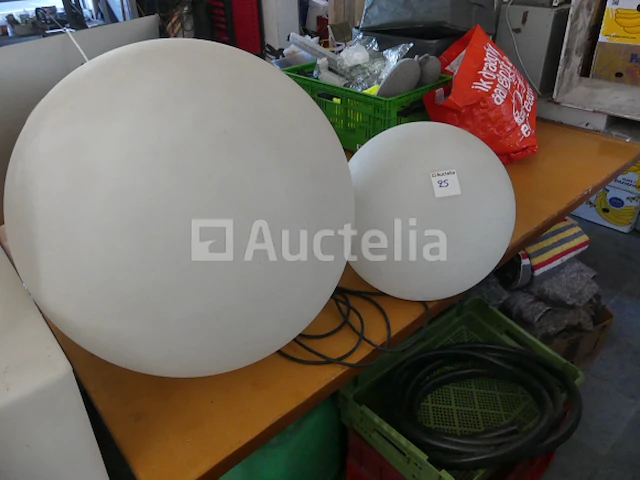 Dienblad en lichtbollen - afbeelding 3 van  4