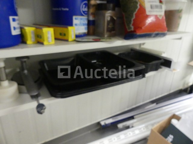 Dienbladen, deksels, plastic bakjes, ... - afbeelding 4 van  14