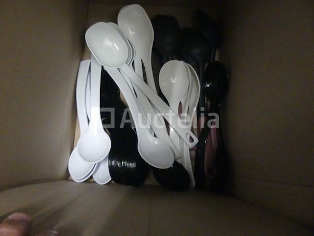 Dienbladen, deksels, plastic bakjes, ... - afbeelding 6 van  14