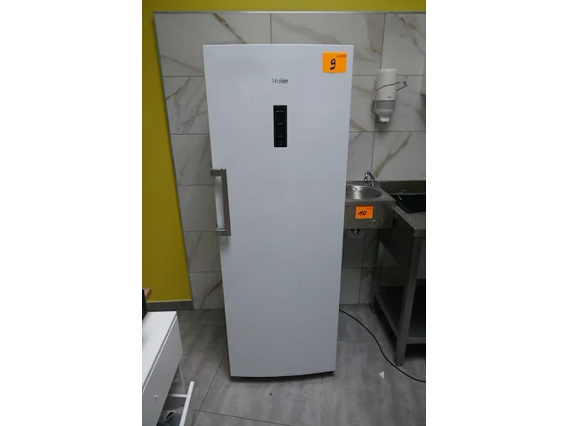 Diepvrieskast witte kleur haier - afbeelding 1 van  4