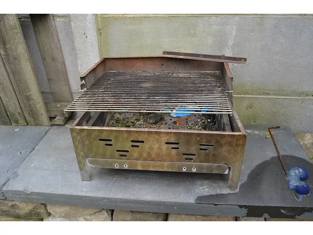 Diepvries/koelkast combi friac , tafelbarbecue op houtskool - afbeelding 5 van  7