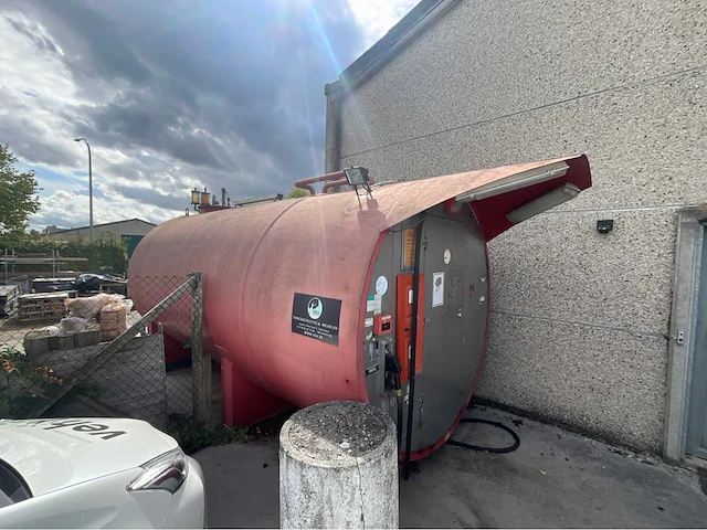 Diesel opslagtank met geïntegreerd pomp- en meetsysteem - afbeelding 6 van  12