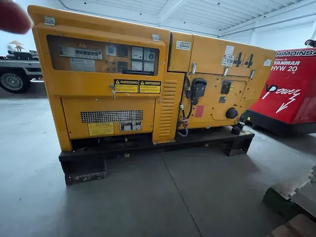 Diesel stroomgroep hatz - afbeelding 1 van  4