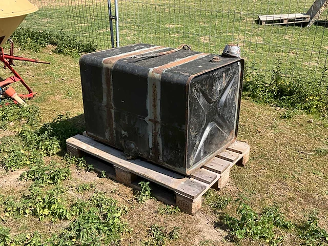 Dieseltank 600l - afbeelding 6 van  6