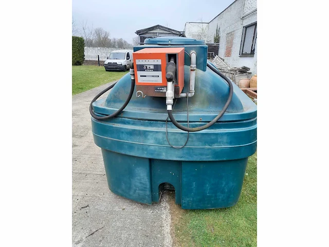 Dieseltank met pomp - afbeelding 6 van  10