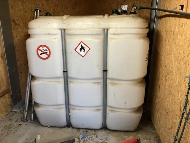 Dieseltank met tankstation - afbeelding 5 van  6