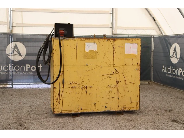 Dieseltank mt6 met pomp en pistool - afbeelding 1 van  1