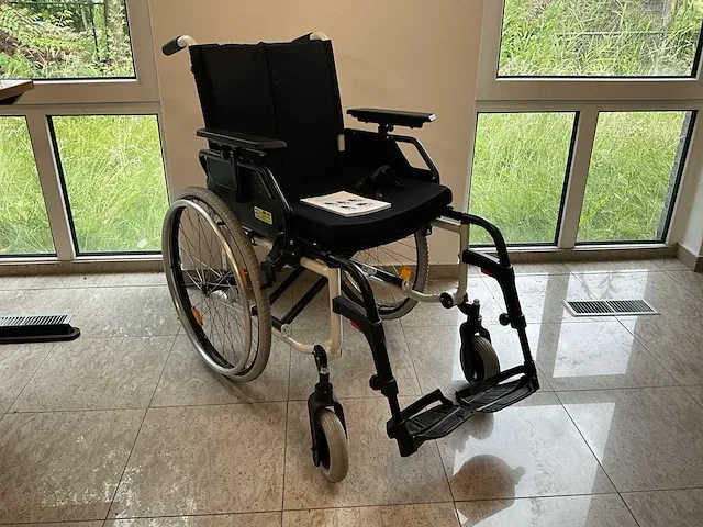 Dietz caneo_l rolstoel - afbeelding 1 van  4