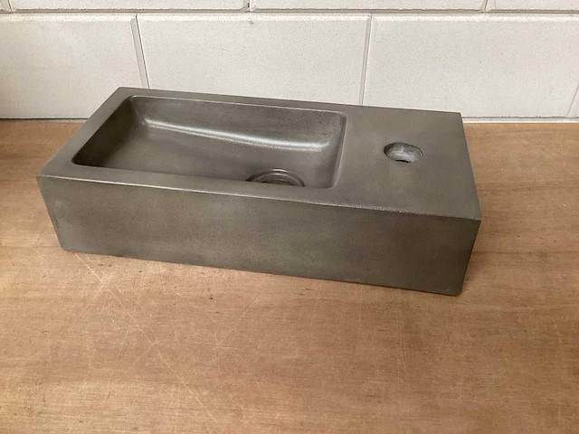 Differnz ethan toiletfontein, wasbak beton (13x) - afbeelding 1 van  7