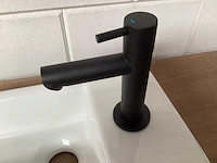 Differnz helios ceramic toiletfontein met zwarte accessoires - afbeelding 6 van  6