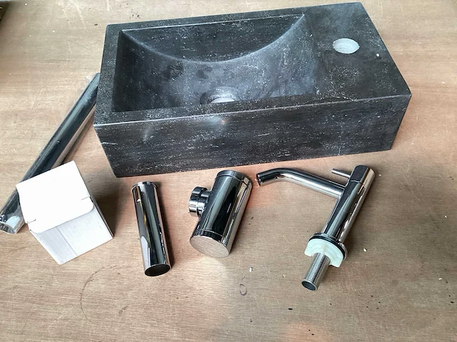 Differnz natuursteen fonteinset met chroom garnituur - afbeelding 1 van  7