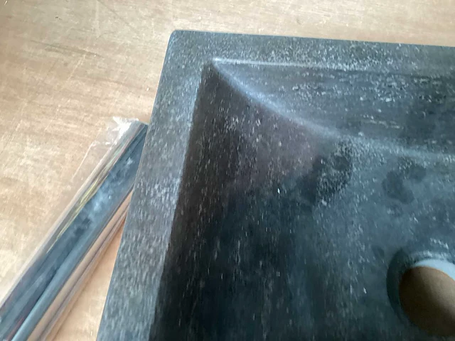 Differnz natuursteen fonteinset met chroom garnituur - afbeelding 6 van  7