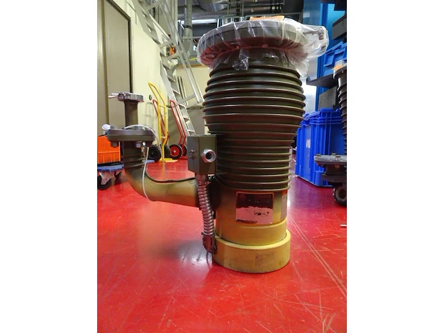 Diffusion pump varian - afbeelding 1 van  3