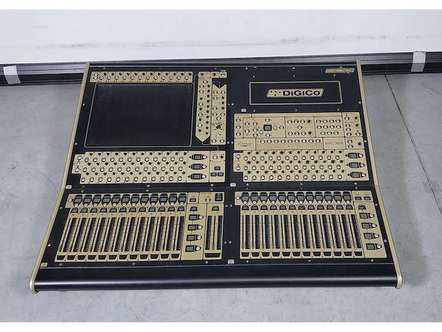 Digico sd8/24 with core2 upgrade - for spare parts - afbeelding 1 van  9