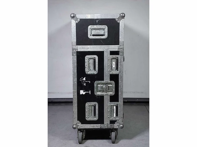 Digico sd8/24 with core2 upgrade - for spare parts - afbeelding 8 van  9