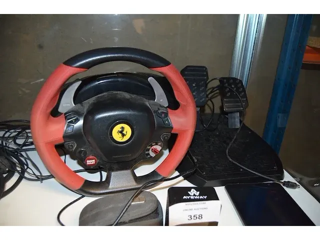 Digitaal fototoestel canon, tablet, co2 meter ayewau, racing stuur met pedalen thrustmaster - afbeelding 10 van  10
