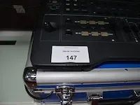 Digitale av-mixer panasonic wj-ave5 , personenweegschaal soehnle, lederen aktetas, gaslantaarn cosi - afbeelding 2 van  8