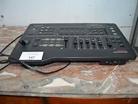 Digitale av-mixer panasonic wj-ave5 , personenweegschaal soehnle, lederen aktetas, gaslantaarn cosi - afbeelding 5 van  8