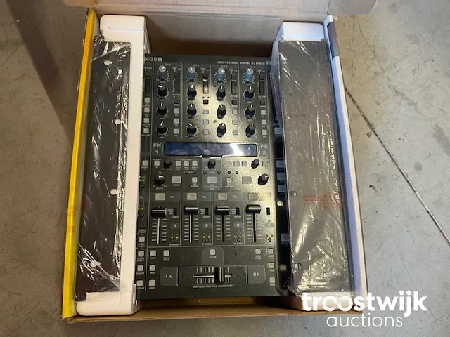Digitale dj mixer - afbeelding 1 van  4