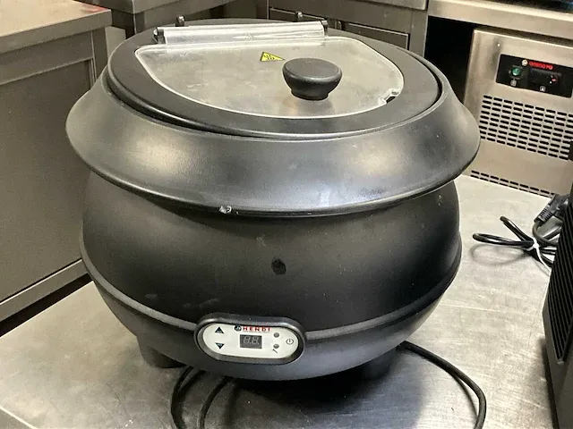 Digitale soepketel hendi en ijsblokjesmachine cuisimagic - afbeelding 2 van  4